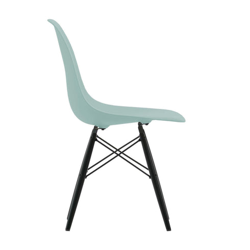 Cadeira Eames em Plástico DSW / Base Maple Preto